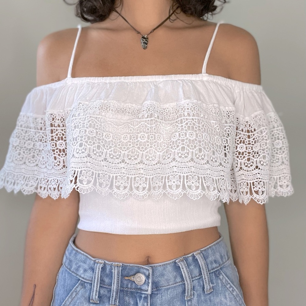 Ultra Pink white lace ruffle drop sleeve top with straps